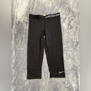 Women’s Nike Pro Combat Training Compression Capri Legging Black Small